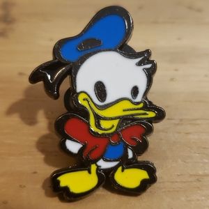 ⭐6/$25 Cute Stylized Donald Duck Disney Pin